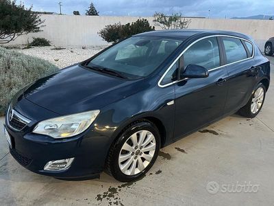 Blu Usata 2011 Opel Astra Cosmo Berlina | 3900 € (Buon prezzo)