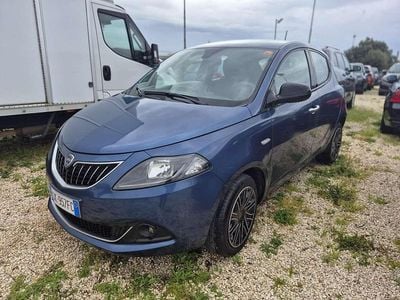 Gebraucht Lancia Ypsilon Gold 69 PS (50 kW) 2022 Blau Kleinwagen