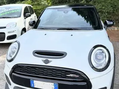 Begagnad Mini John Cooper Works Hype 231 HK (169 kW) 2017 Halvkombi