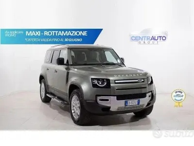 Usata Land Rover Defender S 200 CV (147 kW) 2023 Verde SUV