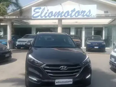 Usata Hyundai Tucson Comfort 116 CV (85 kW) 2017 Grigio SUV