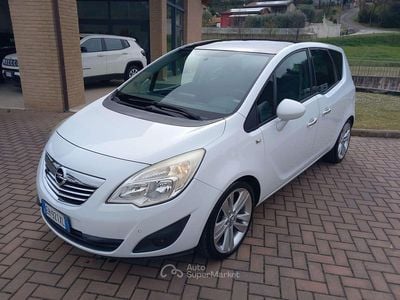Usata Opel Meriva Cosmo 120 CV (88 kW) 2011 Bianco Monovolume