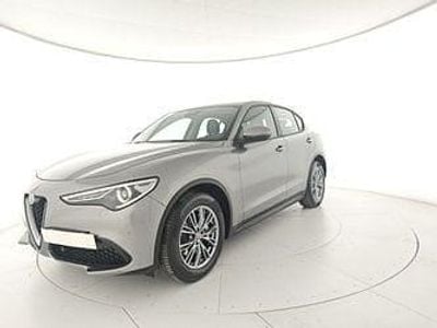 Begagnad Alfa Romeo Stelvio Super 190 HK (139 kW) 2022 Grå SUV
