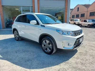 Usata Suzuki Vitara Cool 111 CV (81 kW) 2019 Bianco SUV