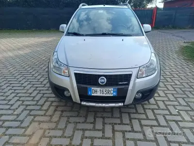 Usata Fiat Sedici 120 CV (88 kW) 2007 Grigio SUV