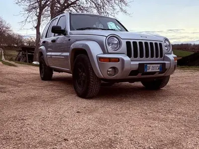 Usata Jeep Cherokee Limited 2004 Grigio SUV