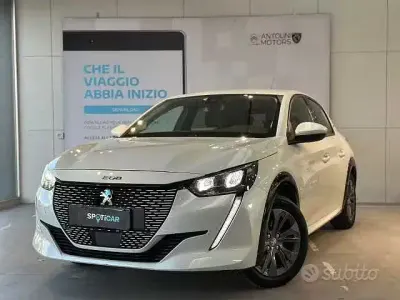 Usata Peugeot 208 Allure 56 kW (77 CV) 2021 Bianco Utilitaria