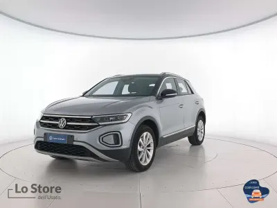 Usata VW T-Roc Style 110 CV (80 kW) 2023 Pyrit silver metallizzato nero SUV