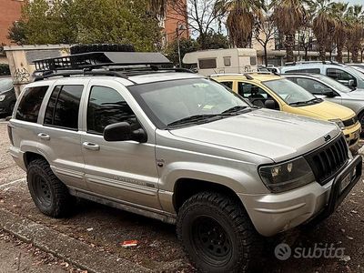 Usata Jeep Cherokee 170 CV (125 kW) 2005 Grigio SUV