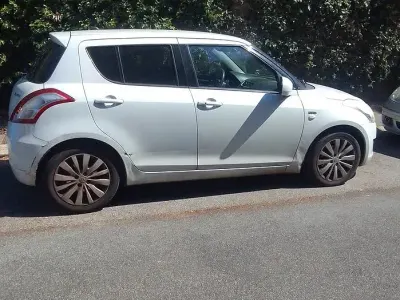 Usata Suzuki Swift 75 CV (55 kW) 2012 Bianco Utilitaria