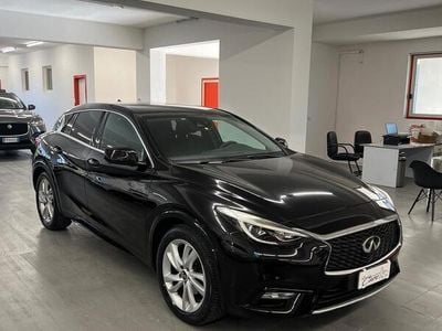 Infiniti Q30