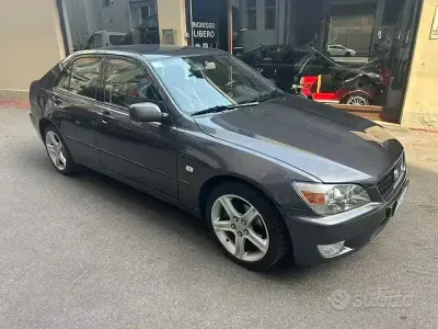 Usata Lexus IS200 155 CV (114 kW) 2002 Grigio Berlina