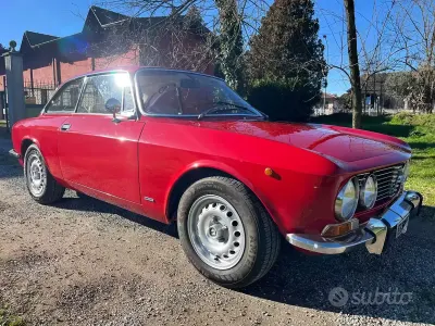 Usata Alfa Romeo 2000 Veloce 132 CV (97 kW) 1970 Rosso Coupé