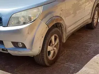 Usata Daihatsu Sirion 87 CV (63 kW) 2007 Grigio Utilitaria
