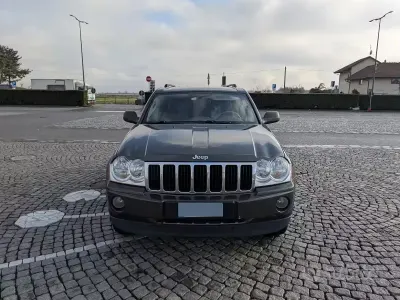 Usata Jeep Grand Cherokee 326 CV (239 kW) 2005 Grigio SUV