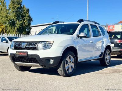 Occasion Dacia Duster Lauréate 110 ch (80 kW) 2015 Blanc Berline
