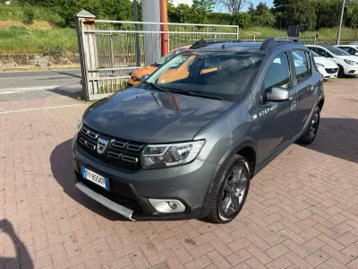 Usata Dacia Sandero Stepway 90 CV (66 kW) 2018 Grigio Berlina