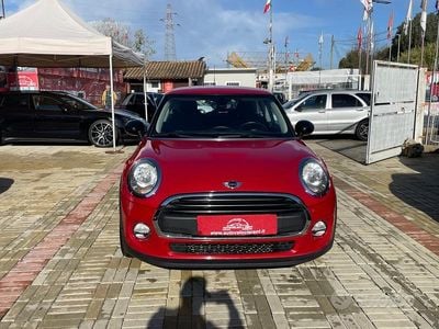 Usata Mini Cooper 102 CV (75 kW) 2017 Rosso Utilitaria