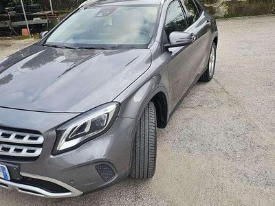 Usata Mercedes GLA200 Premium 136 CV (100 kW) 2019 Grigio SUV