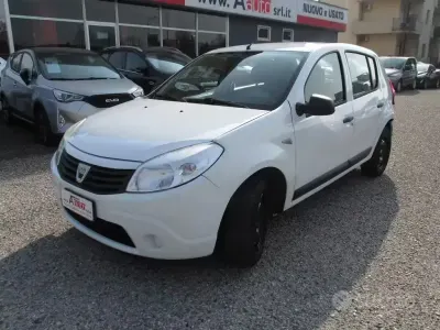 Occasion Dacia Sandero 75 PK (55 kW) 2010 Wit Sedan