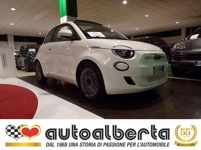 Usata Fiat 500e Icon 86 kW (118 CV) 2022 Ice white pastello Cabrio