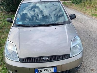 Usata Ford Fiesta 2004 Marrone Utilitaria