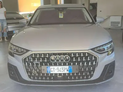 Usata Audi A8 Design 286 CV (210 kW) 2024 Argento Berlina