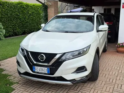 Usata Nissan Qashqai N-Motion 140 CV (102 kW) 2020 Bianco SUV