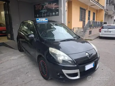 Usata Renault Scenic E-Tech 106 CV (77 kW) 2009 Nero Monovolume