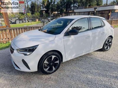 Usata Opel Corsa-e Design & Tech 56 kW (77 CV) 2024 Bianco Utilitaria