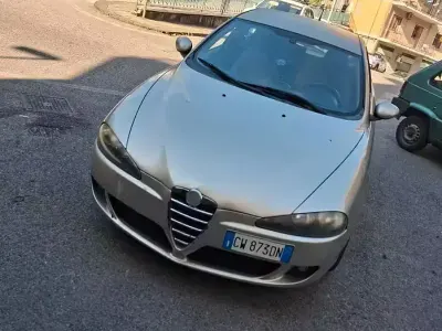 Usata Alfa Romeo 147 116 CV (85 kW) 2005 Utilitaria