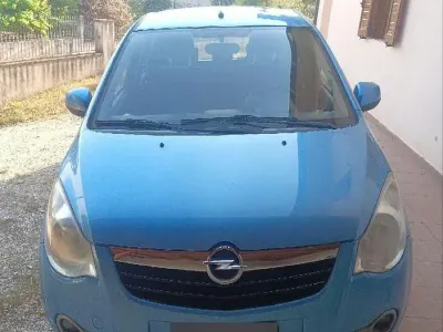 Usata Opel Agila 65 CV (47 kW) 2008 Bluazzurro Utilitaria