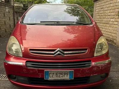 Usata Citroën Xsara Picasso 109 CV (80 kW) 2006 Rosso Monovolume