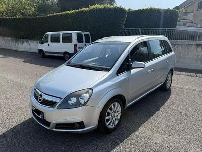 Occasion Opel Zafira 94 ch (69 kW) 2010 Gris Monospace