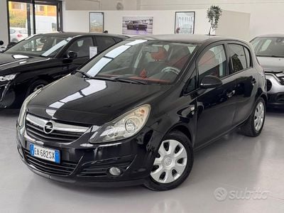 Usata Opel Corsa Edition 95 CV (69 kW) 2010 Nero Utilitaria