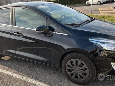 Usata Ford Fiesta 85 CV (62 kW) 2019 Nero Utilitaria