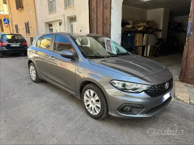 Occasion Fiat Tipo 120 ch (88 kW) 2018 Gris Berline