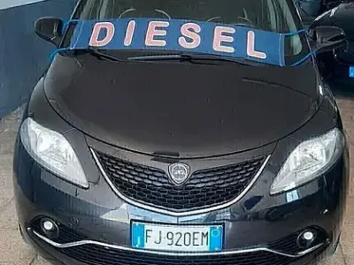 Usado Lancia Ypsilon S 95 CV (69 kW) 2017 Negro Utilitario