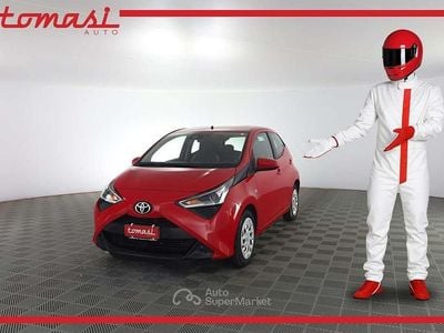 Usata Toyota Aygo 72 CV (52 kW) 2020 Fire red Utilitaria