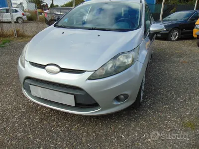 Second-hand Ford Fiesta 73 CP (53 kW) 2010 Gri Berlinǎ