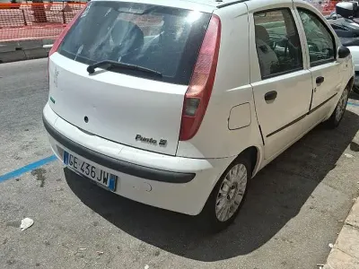 Usata Fiat Punto 80 CV (58 kW) 2001 Utilitaria