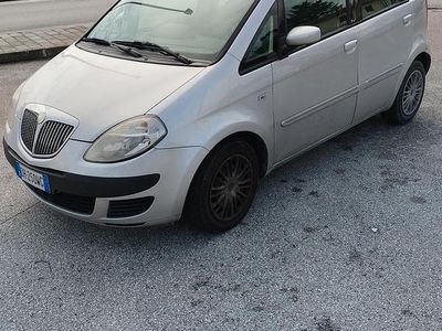 Usata Lancia Musa 90 CV (66 kW) 2007 Grigio Monovolume