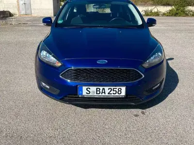 Usata Ford Focus Titanium 100 CV (73 kW) 2017 Bluazzurro Berlina