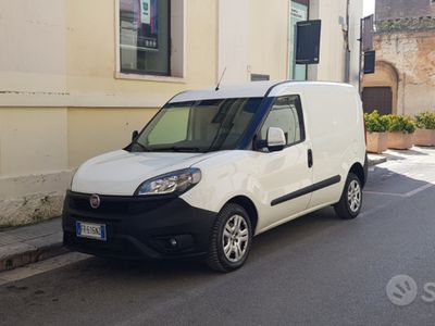 Usata Fiat Doblò 105 CV (77 kW) 2018 Bianco Monovolume