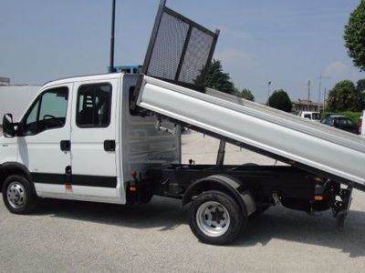 usata Iveco 35.12 Dailydoppia cabina 7 posti Ribaltabile