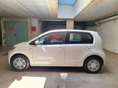 Usata VW up! Move 60 CV (44 kW) 2015 Bianco Utilitaria