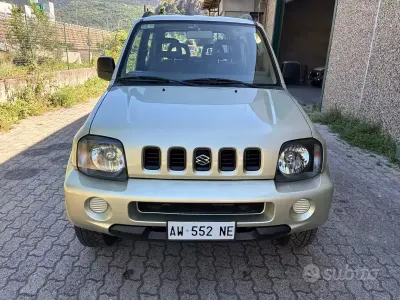 Usata Suzuki Jimny 80 CV (58 kW) 1998 Grigio SUV