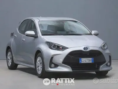 Usata Toyota Yaris Hybrid Active 92 CV (67 kW) 2022 Argento Berlina