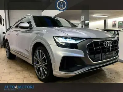 Usata Audi Q8 S-Line 340 CV (250 kW) 2021 Argento SUV