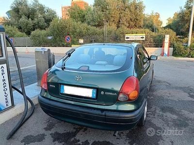 Usata Toyota Corolla 1999 Verde Berlina